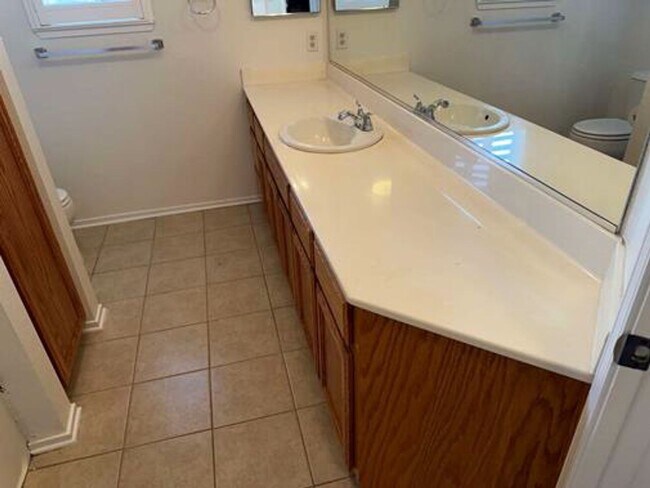 Foto del edificio - 4 bedroom in Tracy!