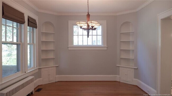 Building Photo - 509 Sunset Dr