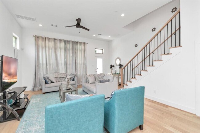 Foto del edificio - 3306 Live Oak St