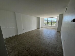 Building Photo - 1475 NE 125th Terrace
