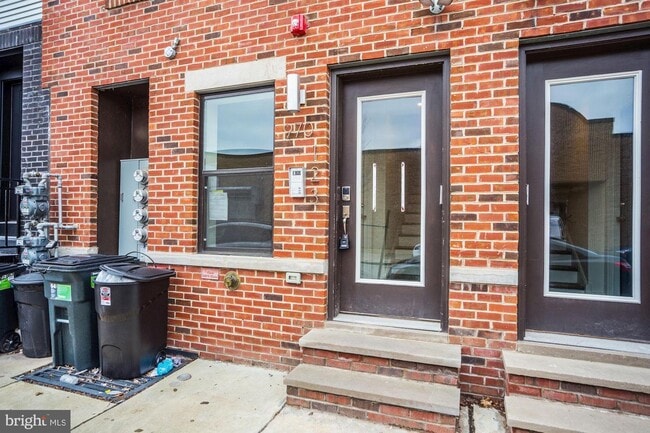 Building Photo - 970 N Marshall St