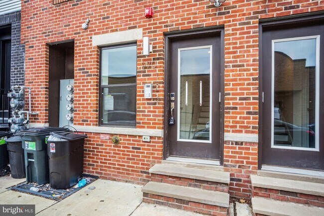 Foto del edificio - 970 N Marshall St