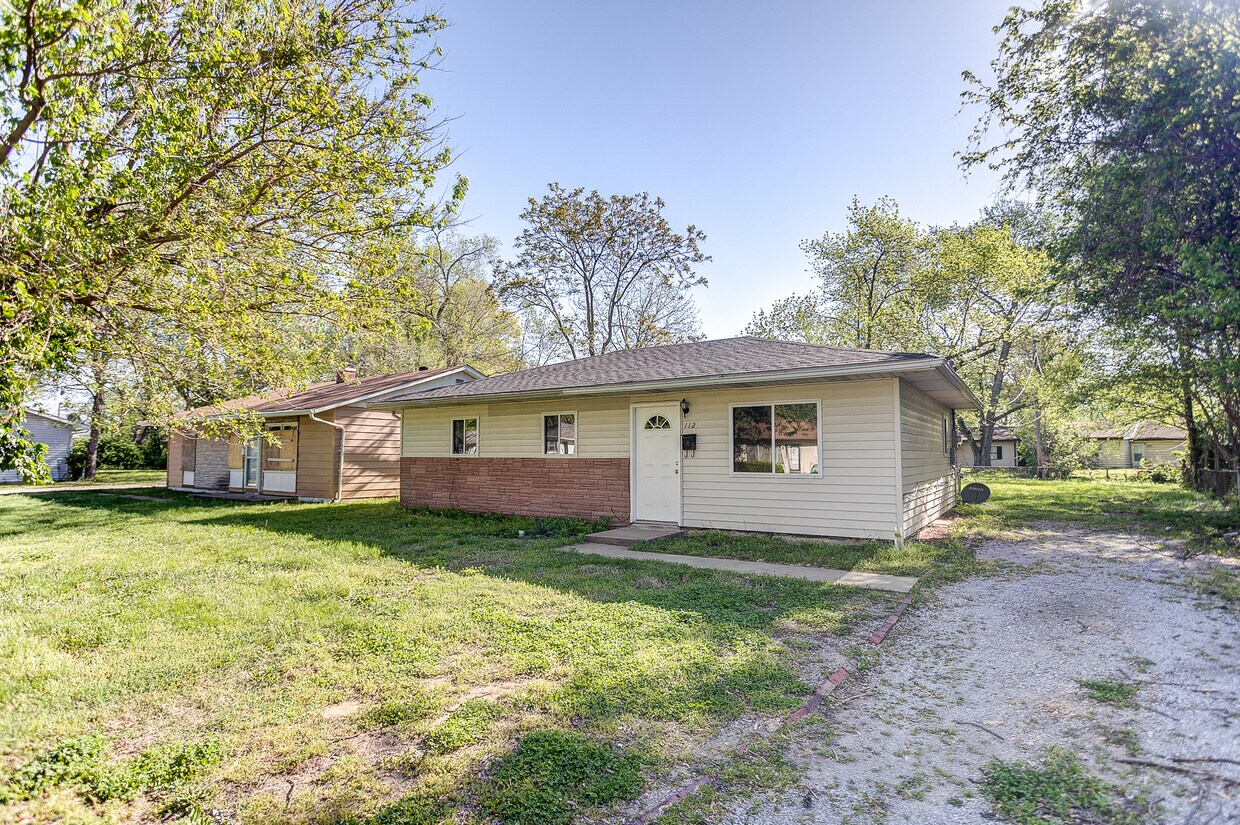 112 Saint Paul Dr, Cahokia Heights, IL 62206 House Rental in Cahokia