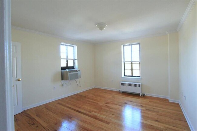 Building Photo - 52 Brattle St