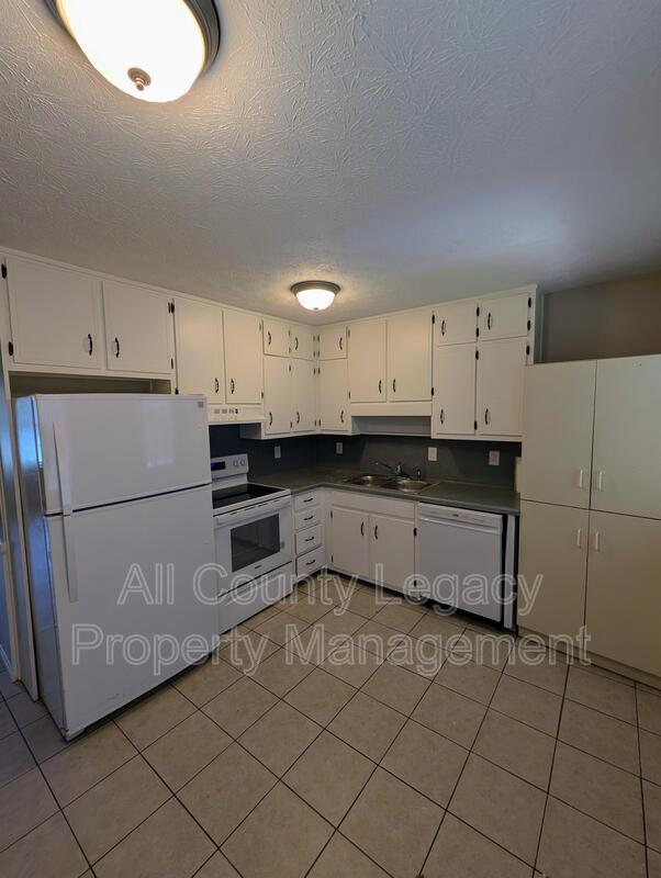Building Photo - 3132 Dove Ct