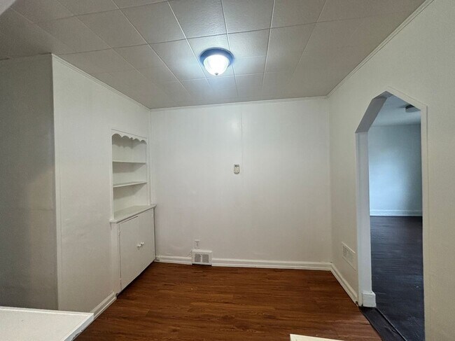 Building Photo - 15785 Pinehurst St