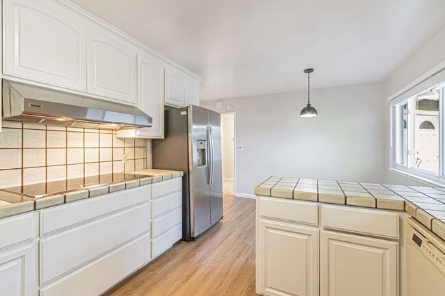 Building Photo - Beautiful Remodeled 5-Bedroom Los Altos Home