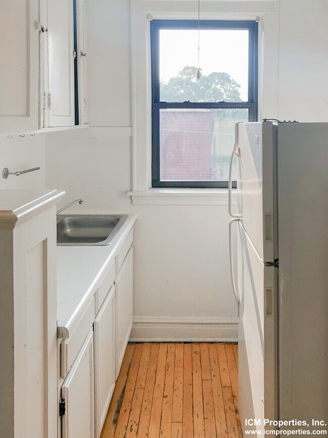 Foto del edificio - 3618 N Marshfield Ave