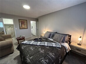 Building Photo - 4458 Del Oro Dr
