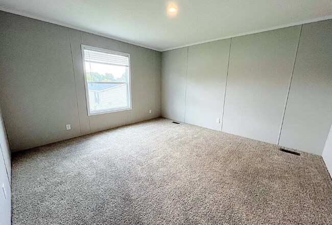 Foto del edificio - 6588 N Hampshire Dr