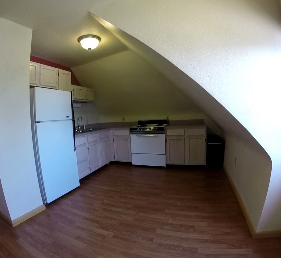 40 Freeport St, Delmont, PA 15626 Apartments 40 Freeport St Delmont