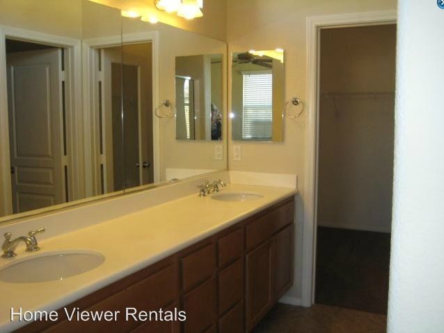 Building Photo - 700 Paradise Way
