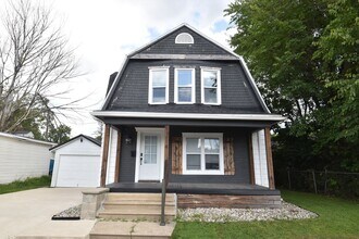Building Photo - 614 Locust St