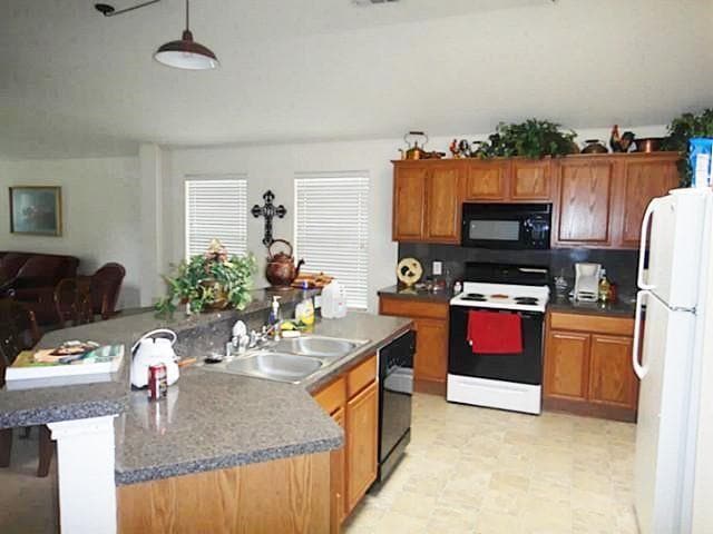 Building Photo - 518 Niagara Falls Dr