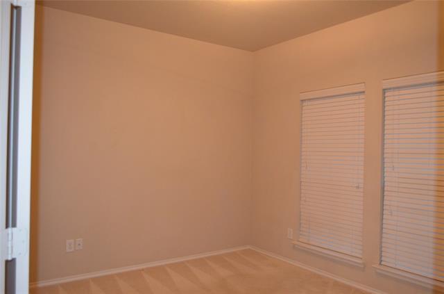 Building Photo - 9604 Sleepy Hollow Dr
