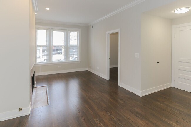 Building Photo - 3852 N Southport Ave