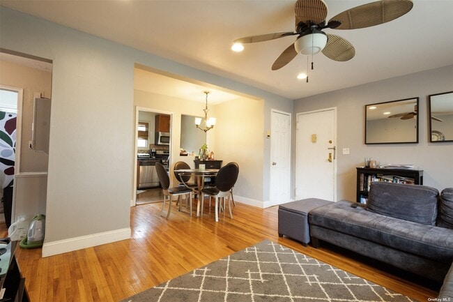 Building Photo - 951 Fenwood Dr