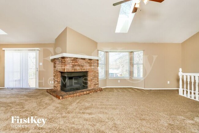 Foto del edificio - 4231 River Oaks Dr