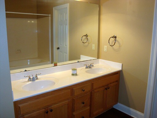 Building Photo - 252 Rushmore Dr