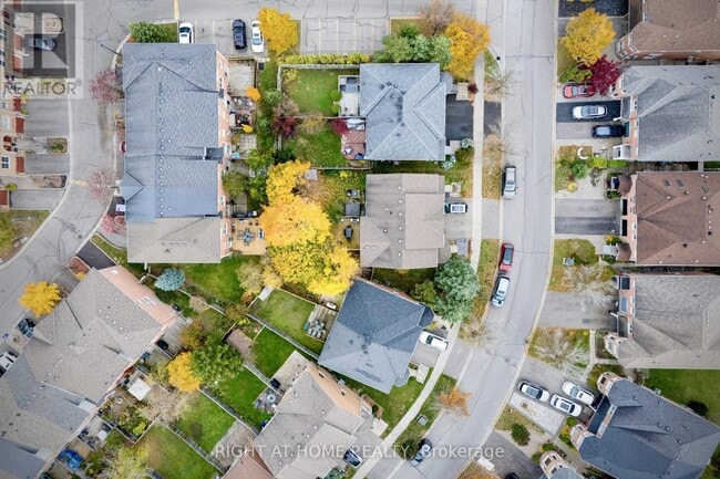 Building Photo - 54 Amberhill Way