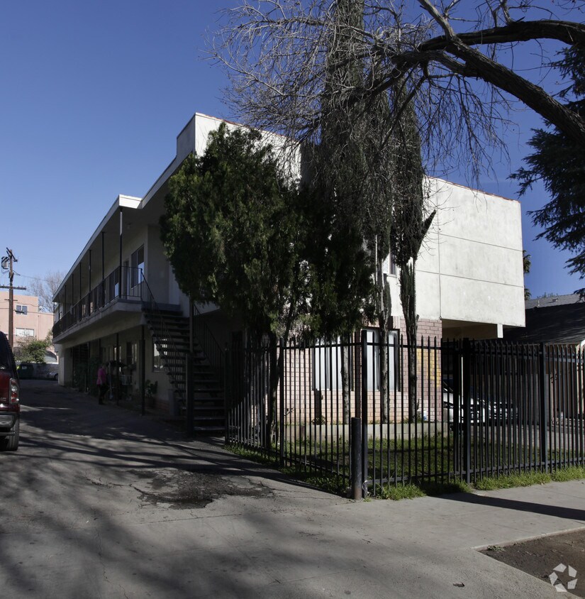 Foto del edificio - 14135 Delano St