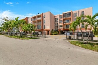 Building Photo - 6130 W 19th Ave