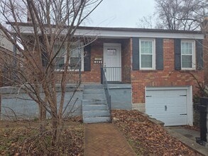 Building Photo - 8735 White Ave