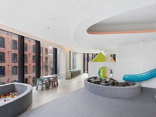 Foto del edificio - 130 Furman St