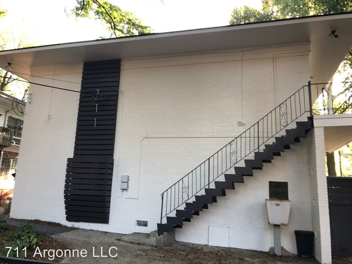 Building Photo - 711 Argonne Ave NE