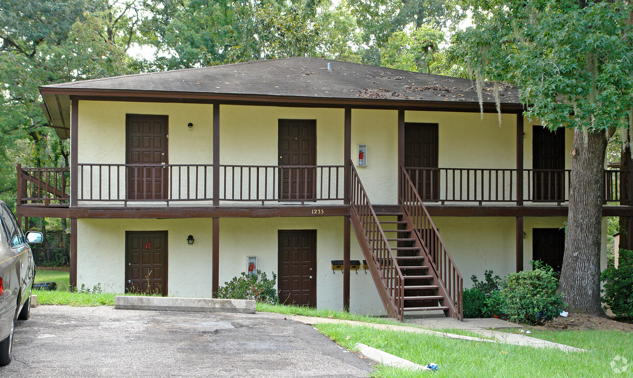Primary Photo - 1235 Buckingham Dr