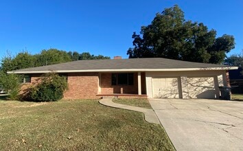 Building Photo - 3704 Aggie Rd