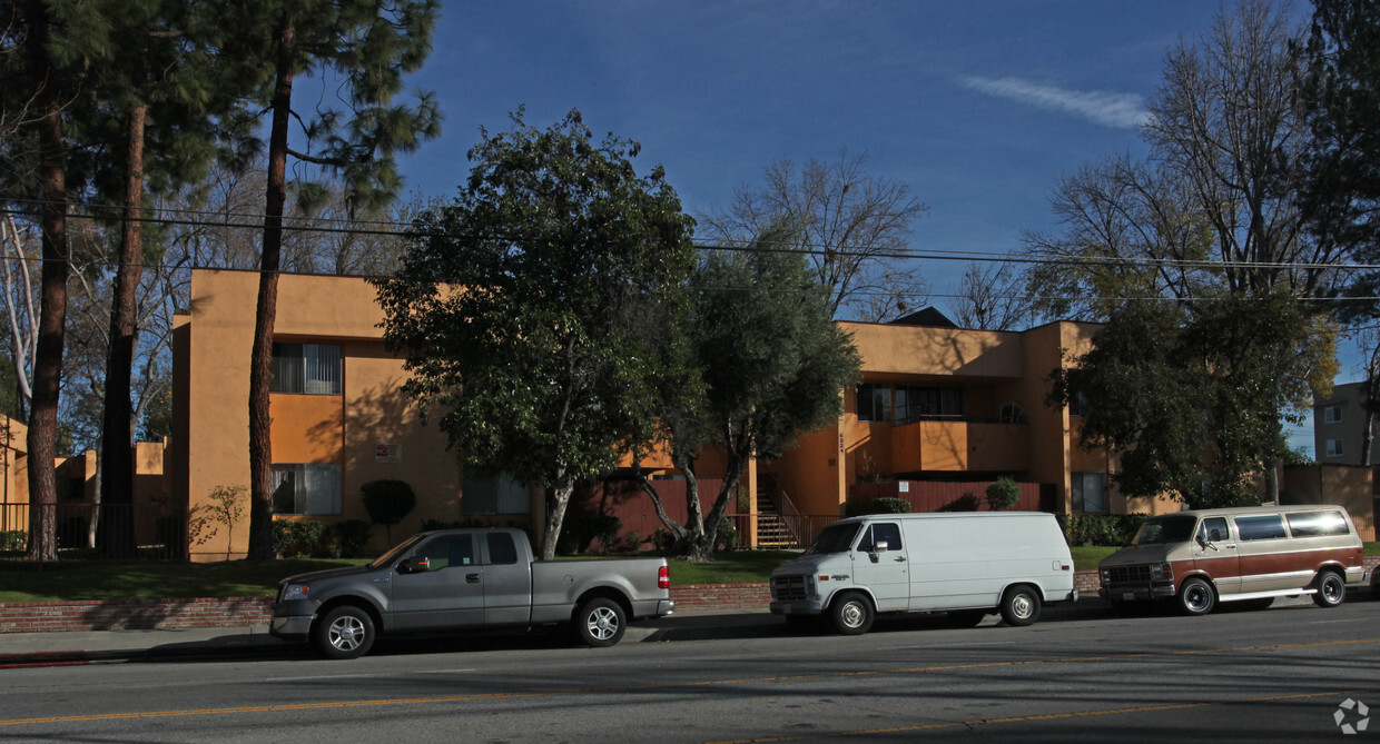 Building Photo - Kittridge Gardens Apartments