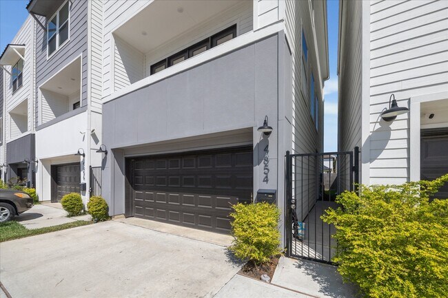 Foto del edificio - 4854 Brinkman St