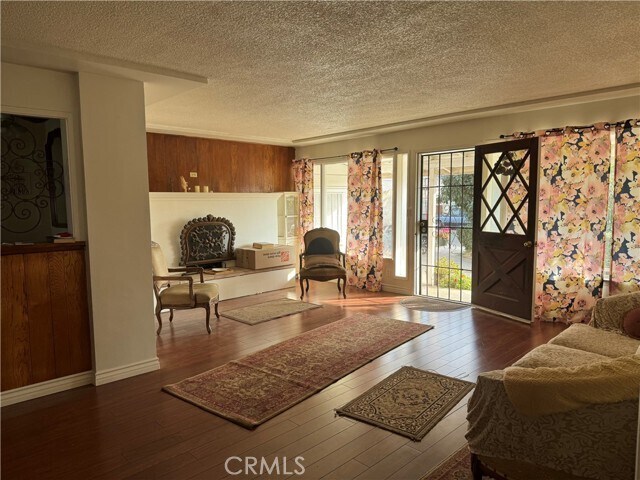 Foto del edificio - 15857 Hayland St