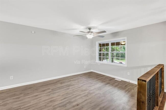 Foto del edificio - 2966 Fern Valley Dr SW