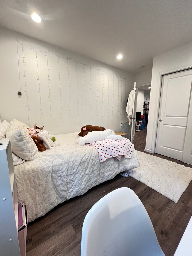 Dormitorio 2 - 165 Church St