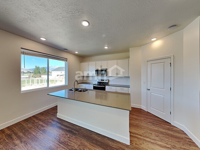 Building Photo - 1428 E Allen Lane