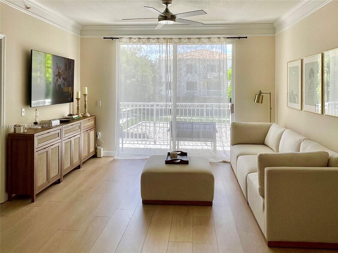 Foto principal - 4202 Myrtlewood Cir E