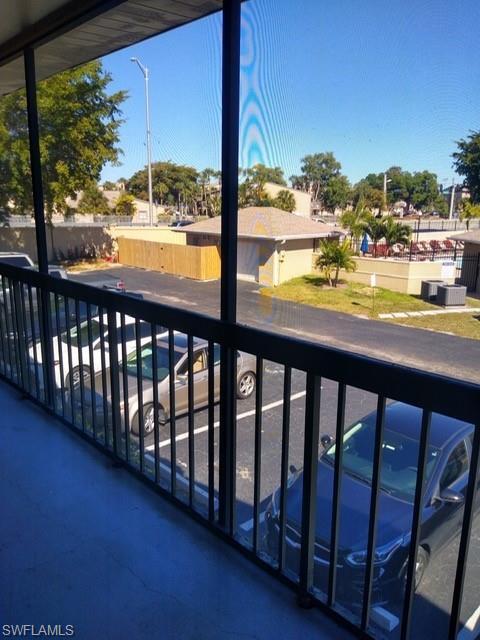 Cristalizado en el porche, vista a la piscina - 5321 Summerlin Rd