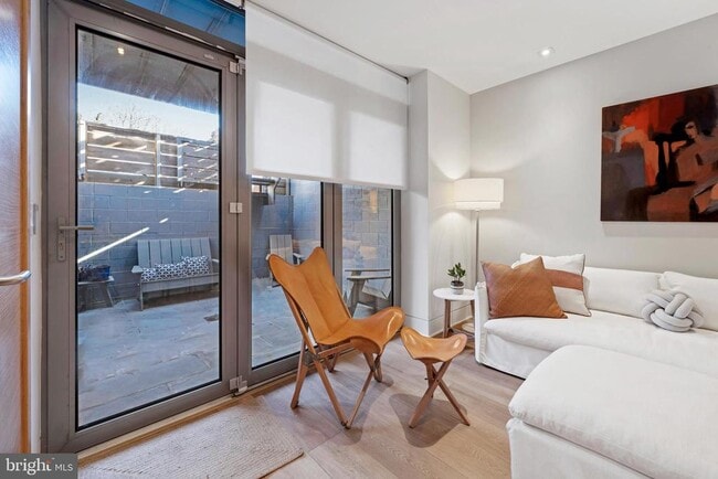 Foto del edificio - 1713 15th St NW