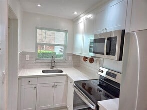 Building Photo - 1971 SE 5th Ct