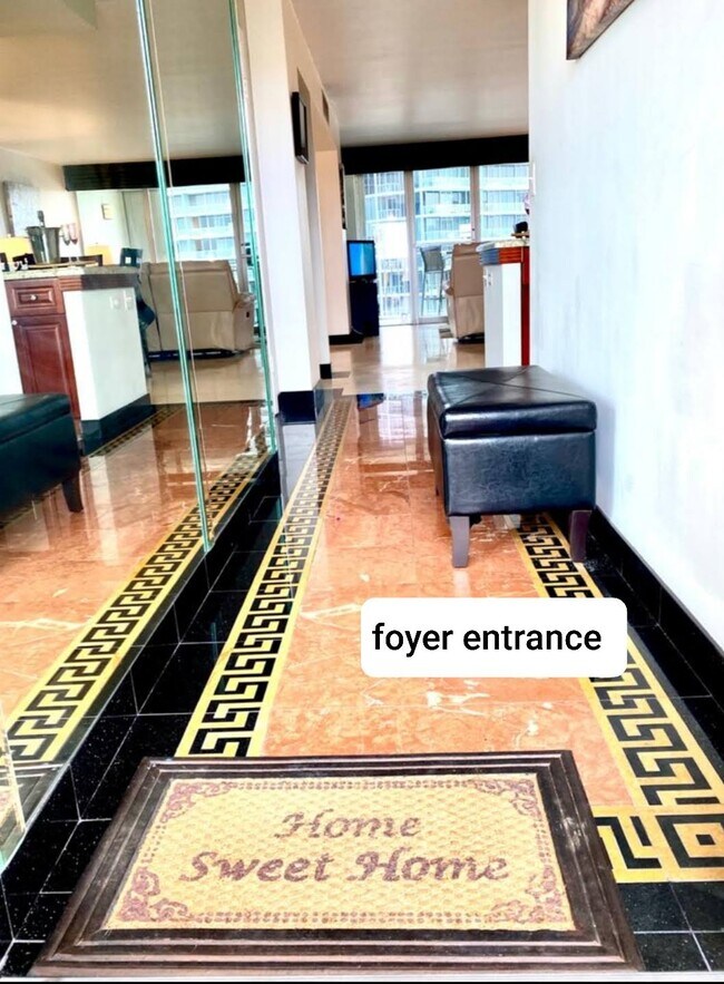 Foto del edificio - 2200 NE 33rd Ave