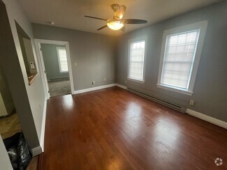 Building Photo - 652 Adams Ave