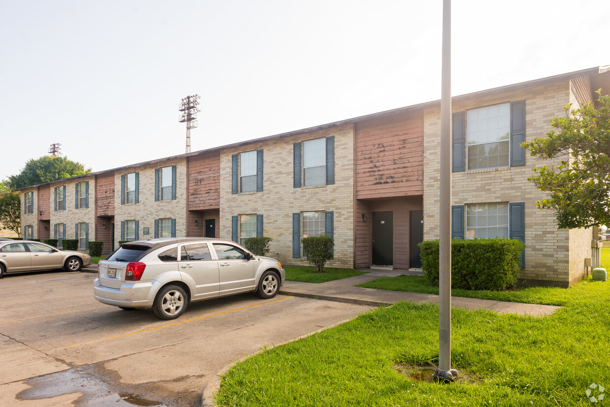 Building Photo - Oakbrook Apartments