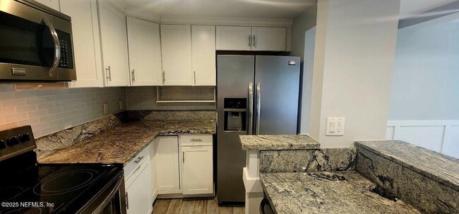 Building Photo - 3 Castania Ct