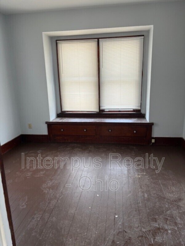 Foto del edificio - 437 Nevada Ave NW