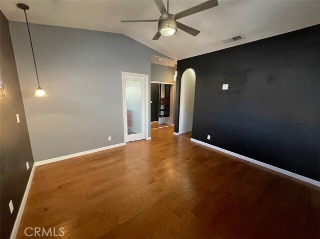 Foto del edificio - 25549 Prospect Ave
