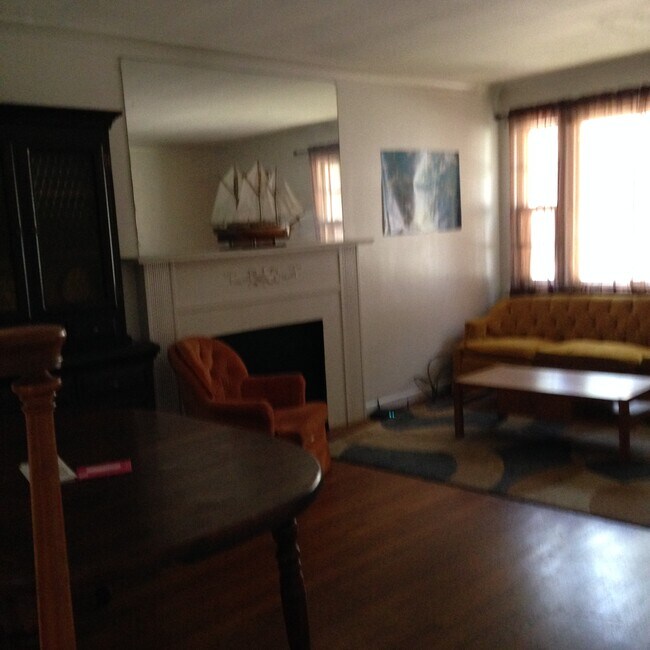Building Photo - 110 Avondale Pl