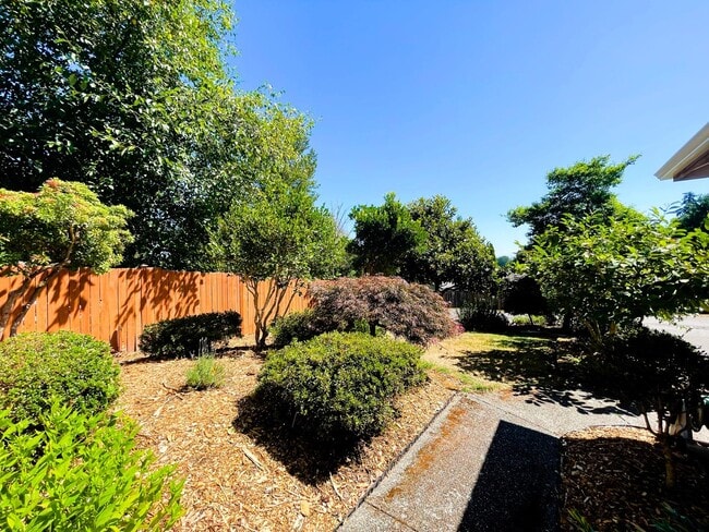 Photo - 3022 Russell Way #B House