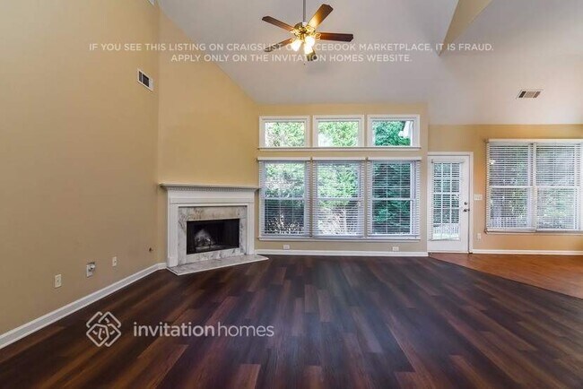 Foto del edificio - 135 Springlaurel Ct